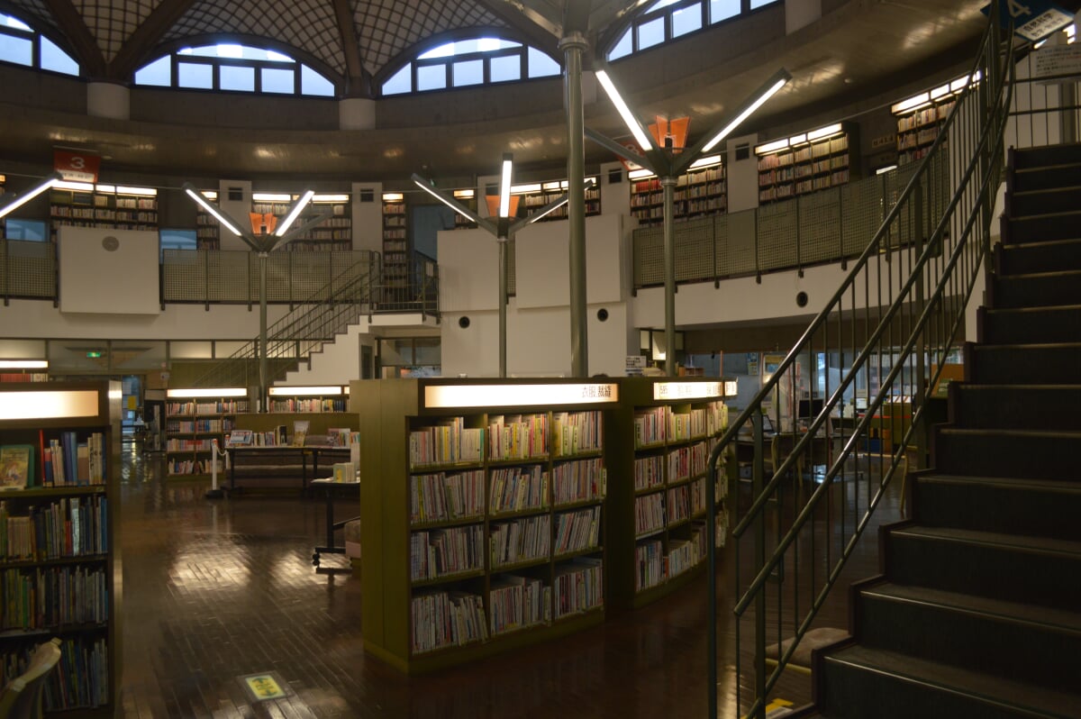 西部図書館の写真2