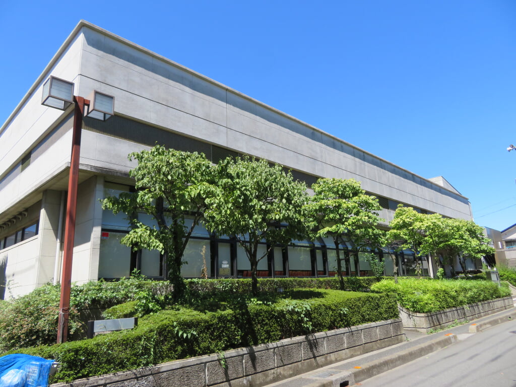 さいたま市立与野図書館の写真3