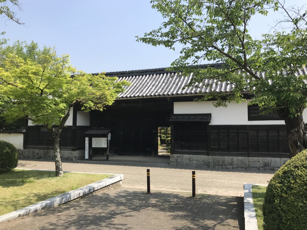 香川家長屋門の写真4