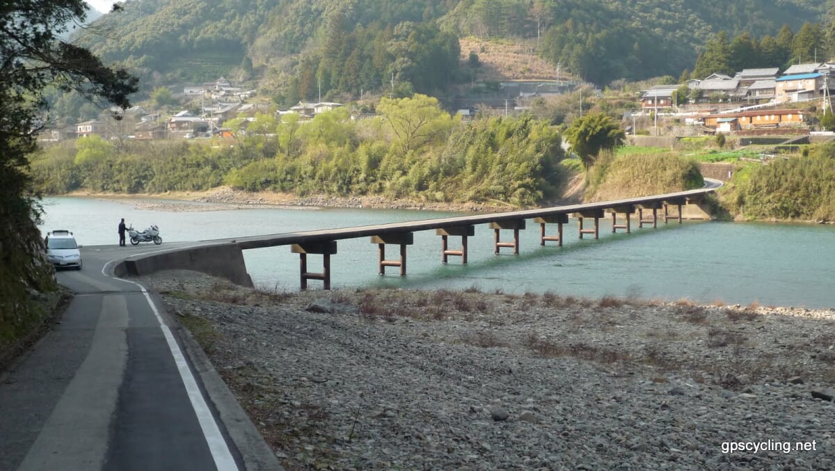 岩間沈下橋の写真1