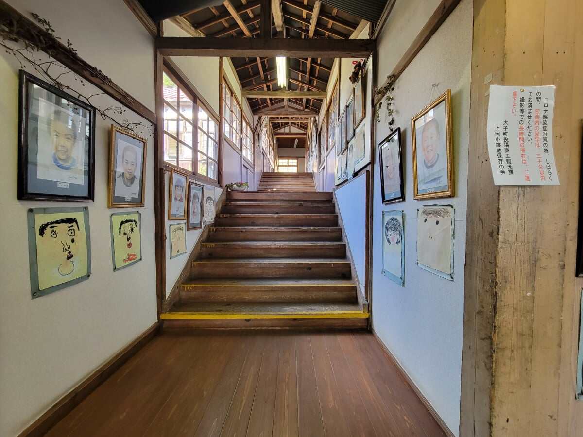 旧上岡小学校の写真3