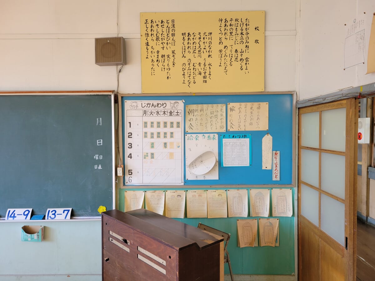 旧上岡小学校の写真5
