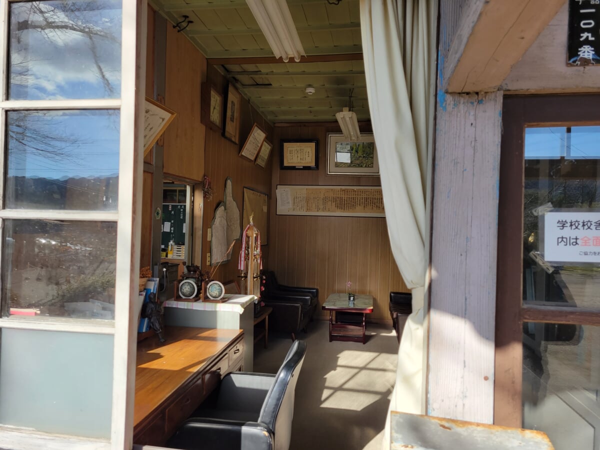 旧上岡小学校の写真6