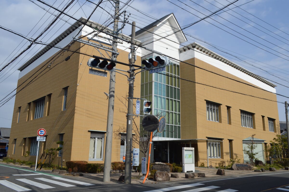 玉堂記念木曽川図書館の写真2