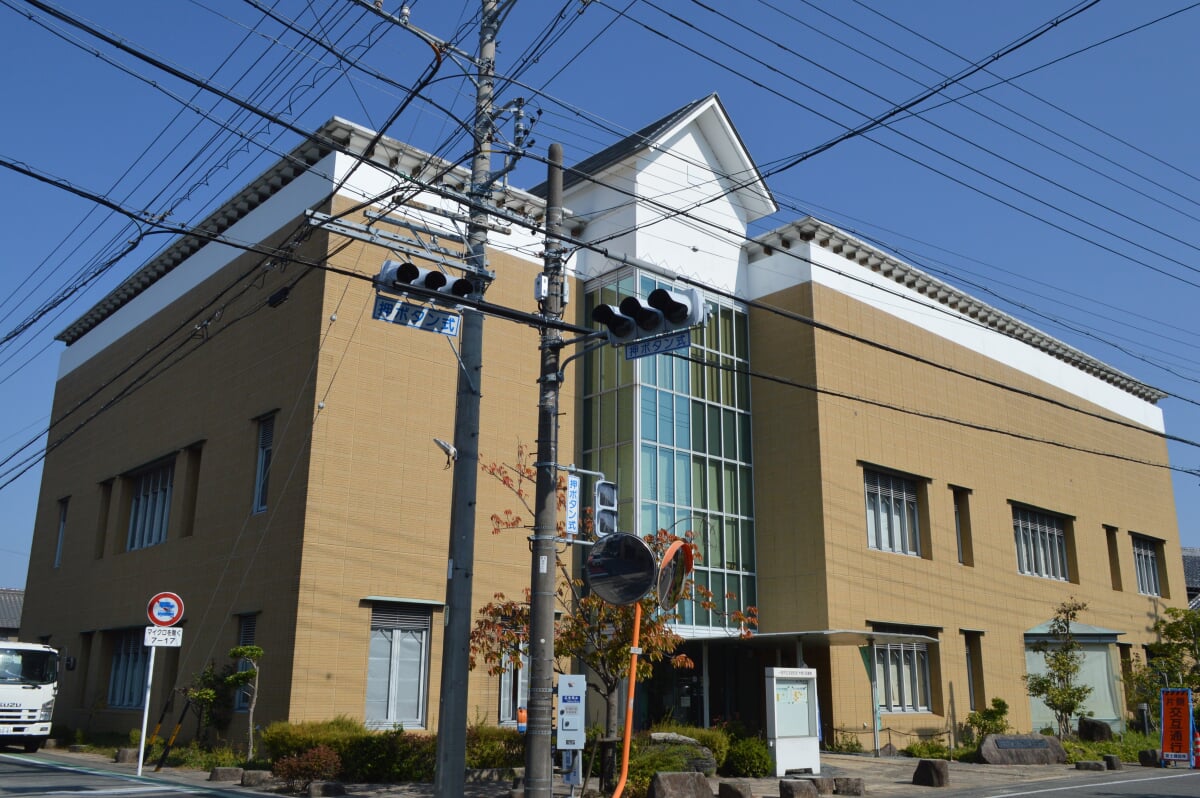 玉堂記念木曽川図書館の写真3