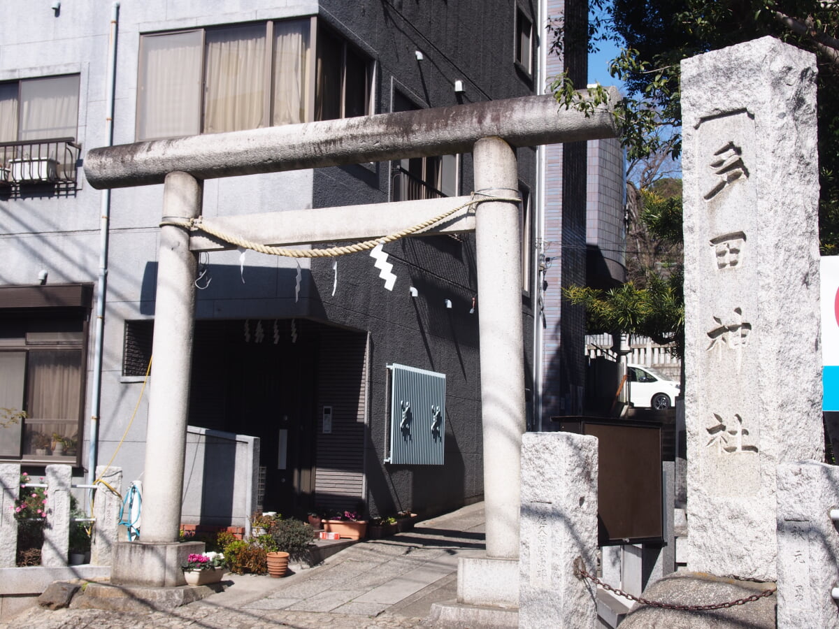 多田神社の写真1