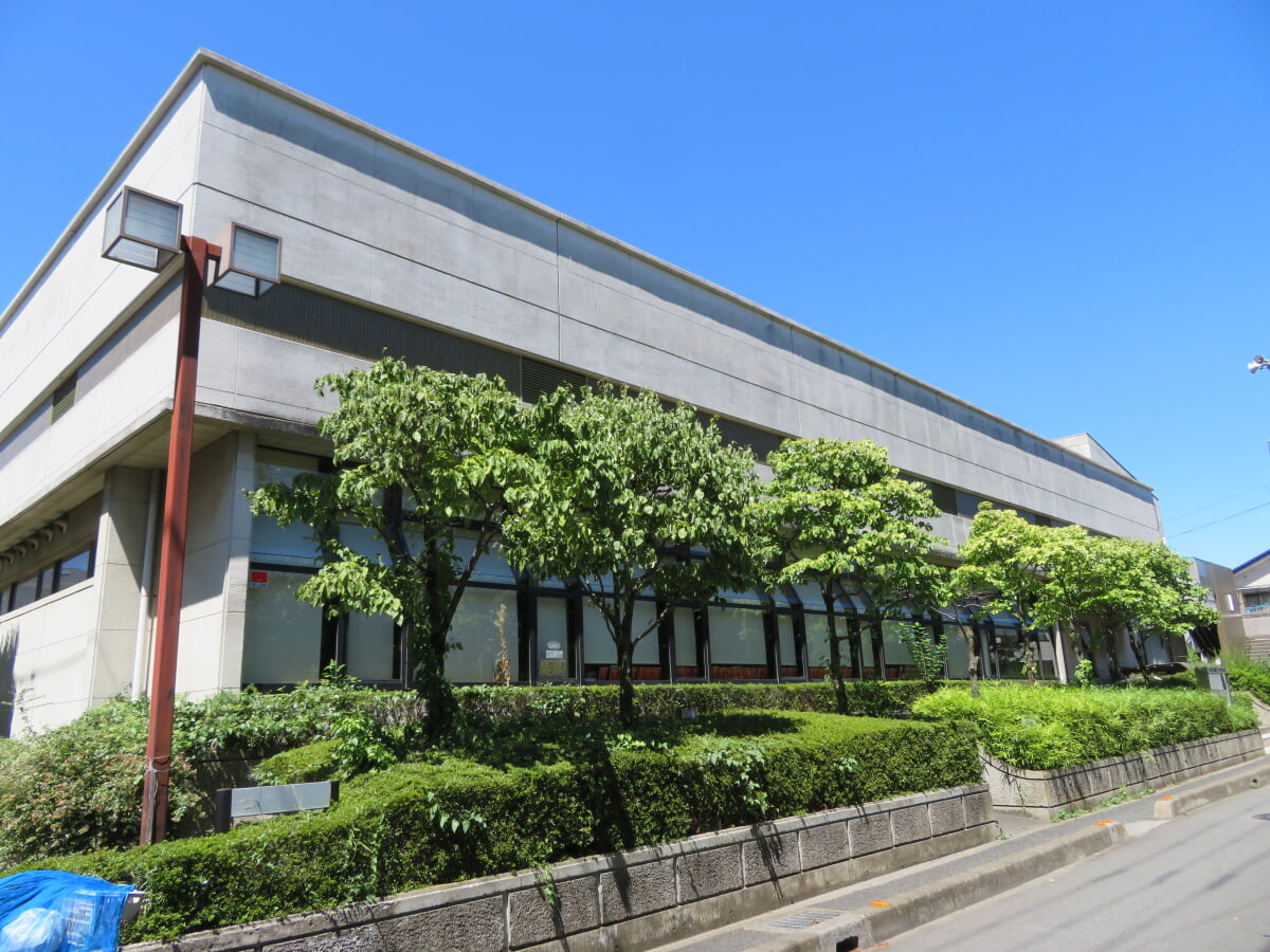 さいたま市立与野南図書館の写真2