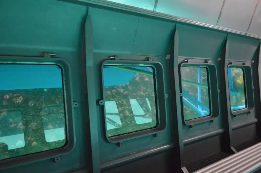 海中展望船あまんぼうの写真1