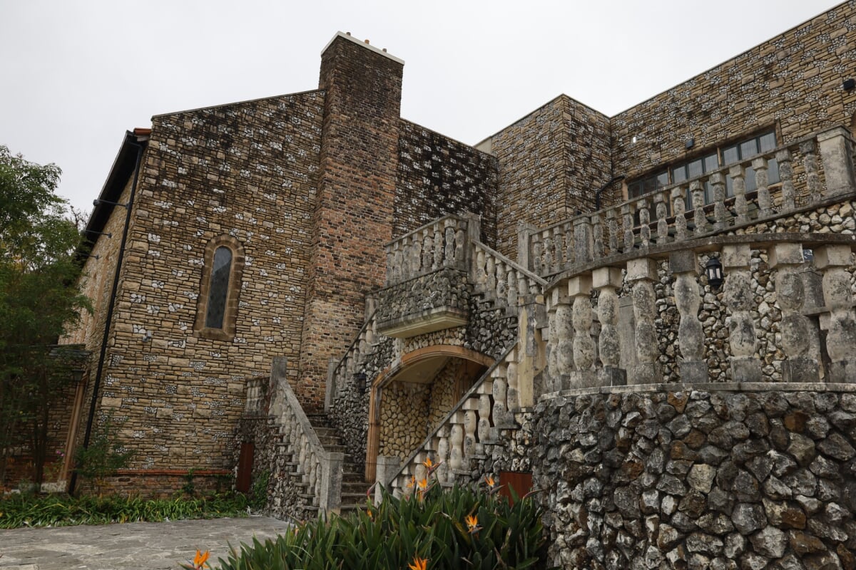 伊豆高原ステンドグラス美術館の写真1