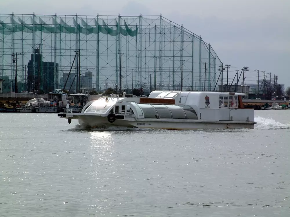 信濃川ウォーターシャトルの写真1