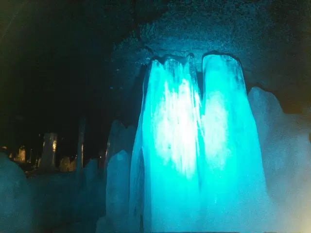 富岳風穴の写真1