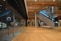 富山市ガラス美術館