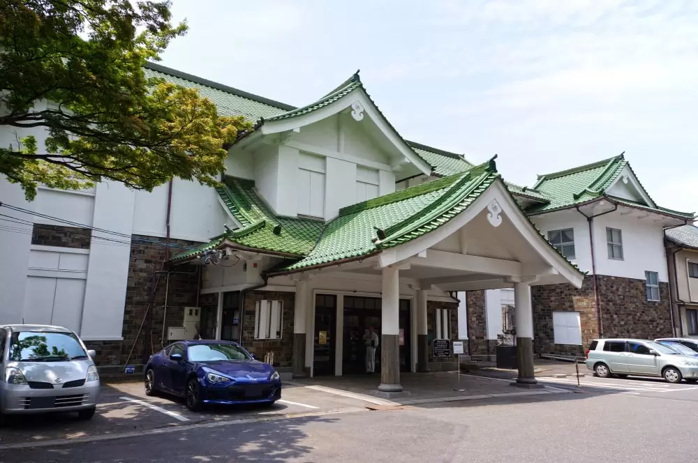 諏訪市美術館の写真1