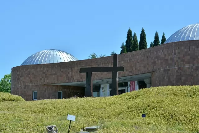 滋賀県立陶芸の森 陶芸館の写真1