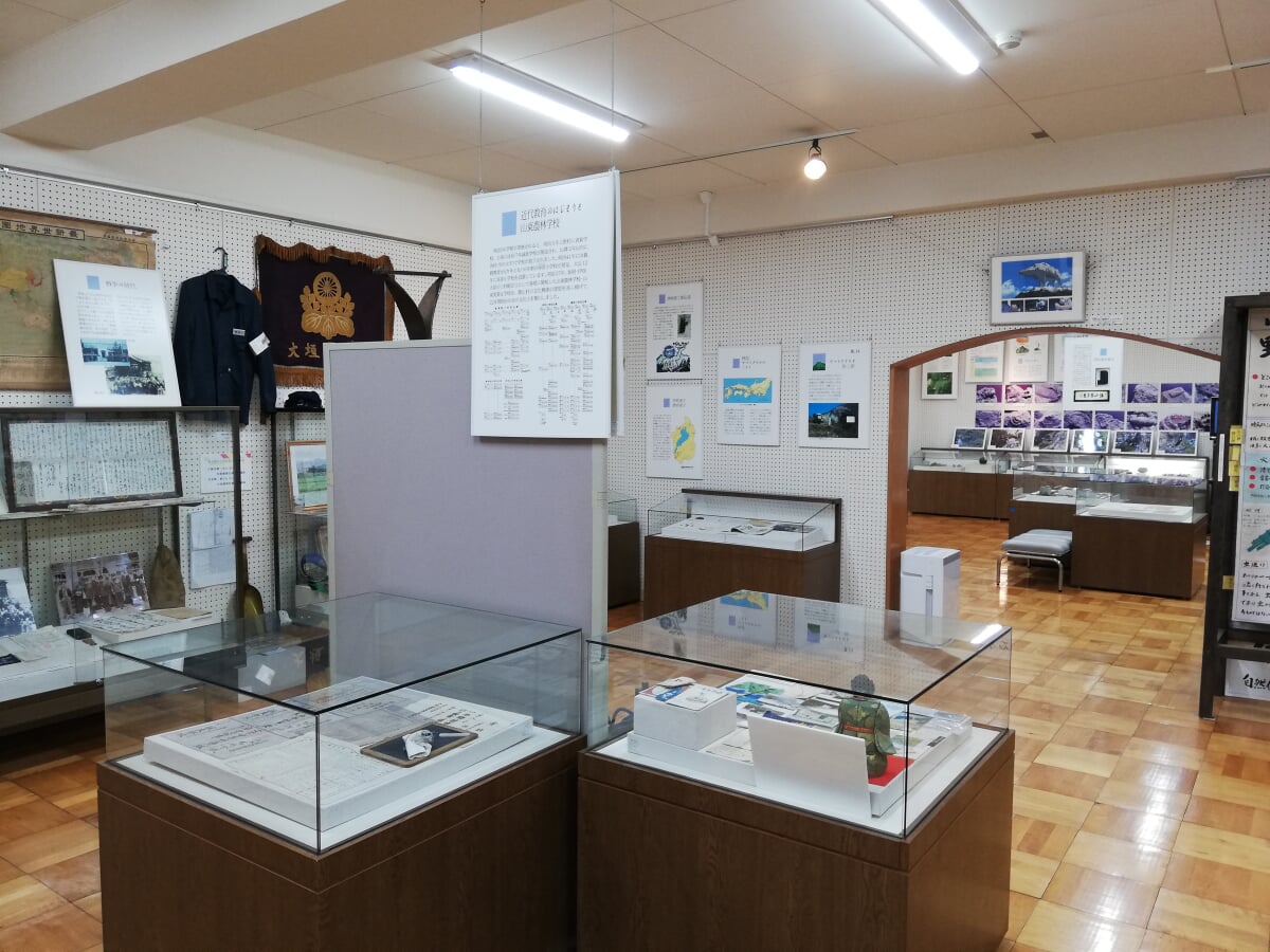 米原市伊吹山文化資料館の写真5
