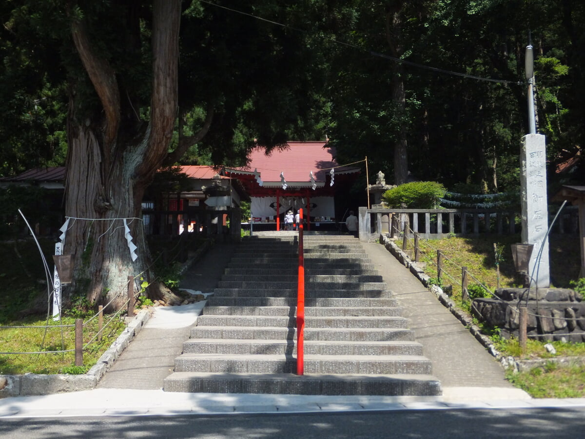 御座石神社の写真6