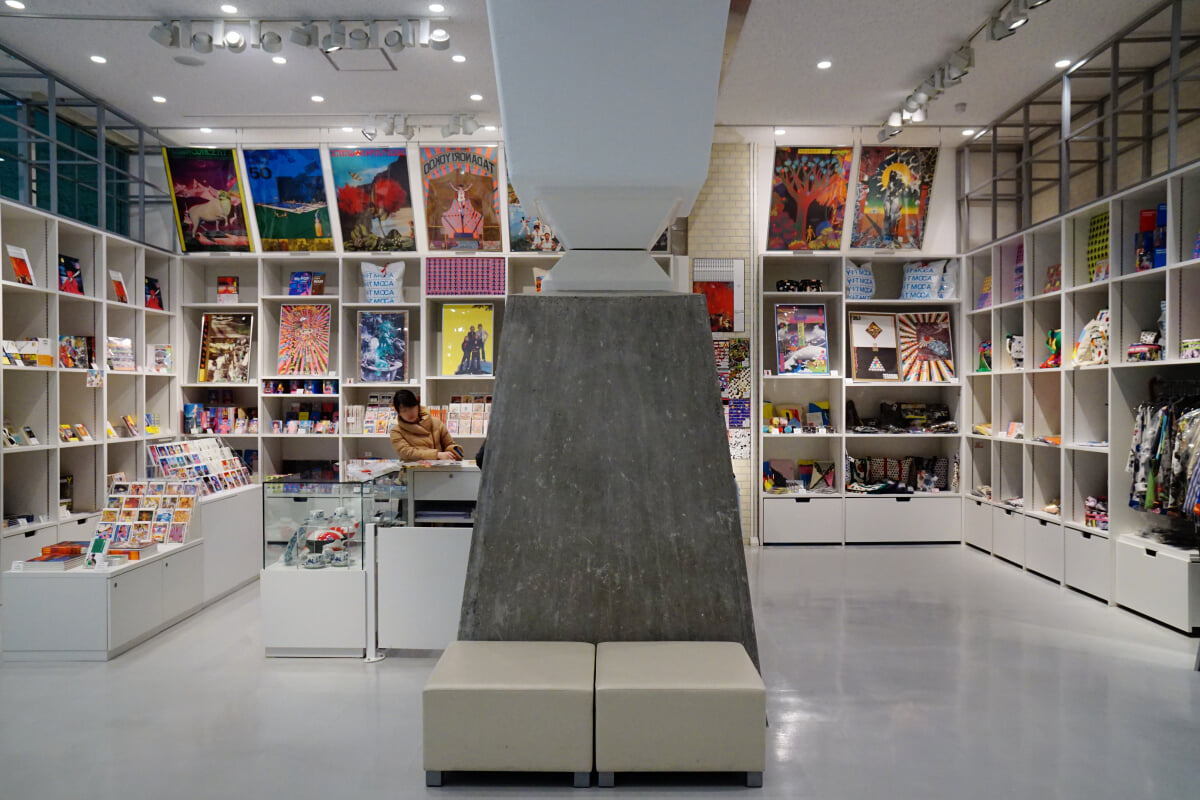 横尾忠則現代美術館の写真4