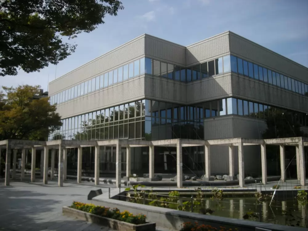 箕面市立中央図書館の写真1