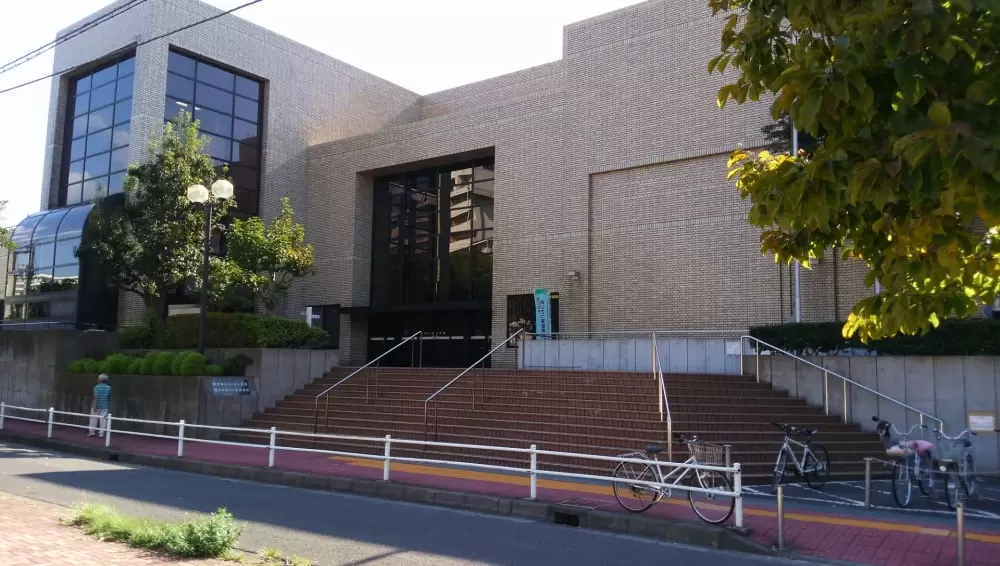 保土ヶ谷図書館の写真1