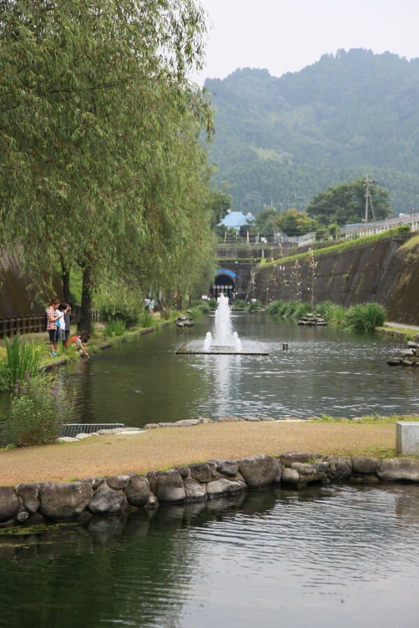 高森湧水トンネル公園の写真1