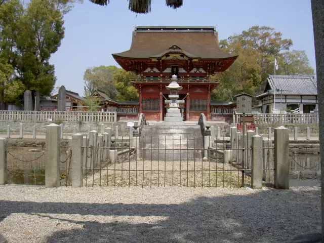 伊賀八幡宮の写真1