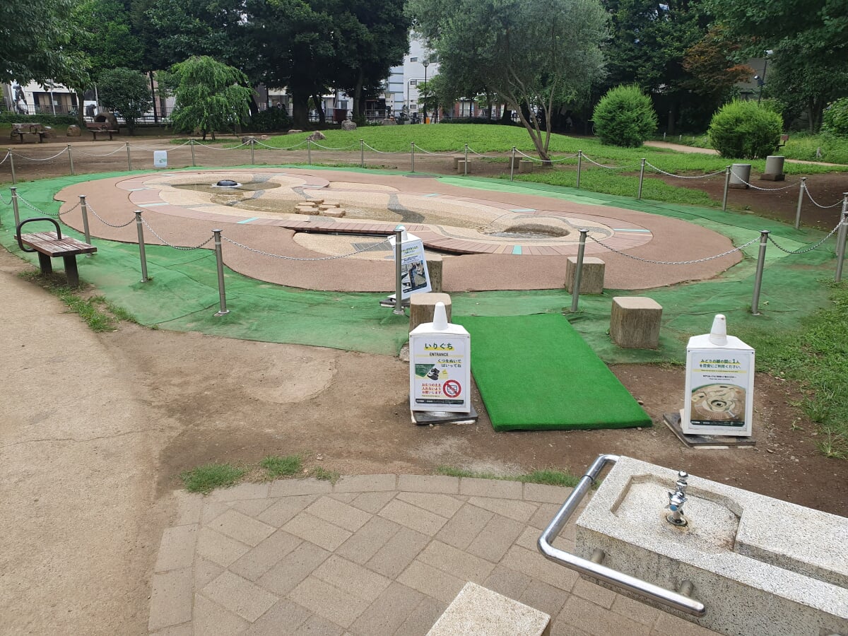 白金台どんぐり児童遊園の写真1