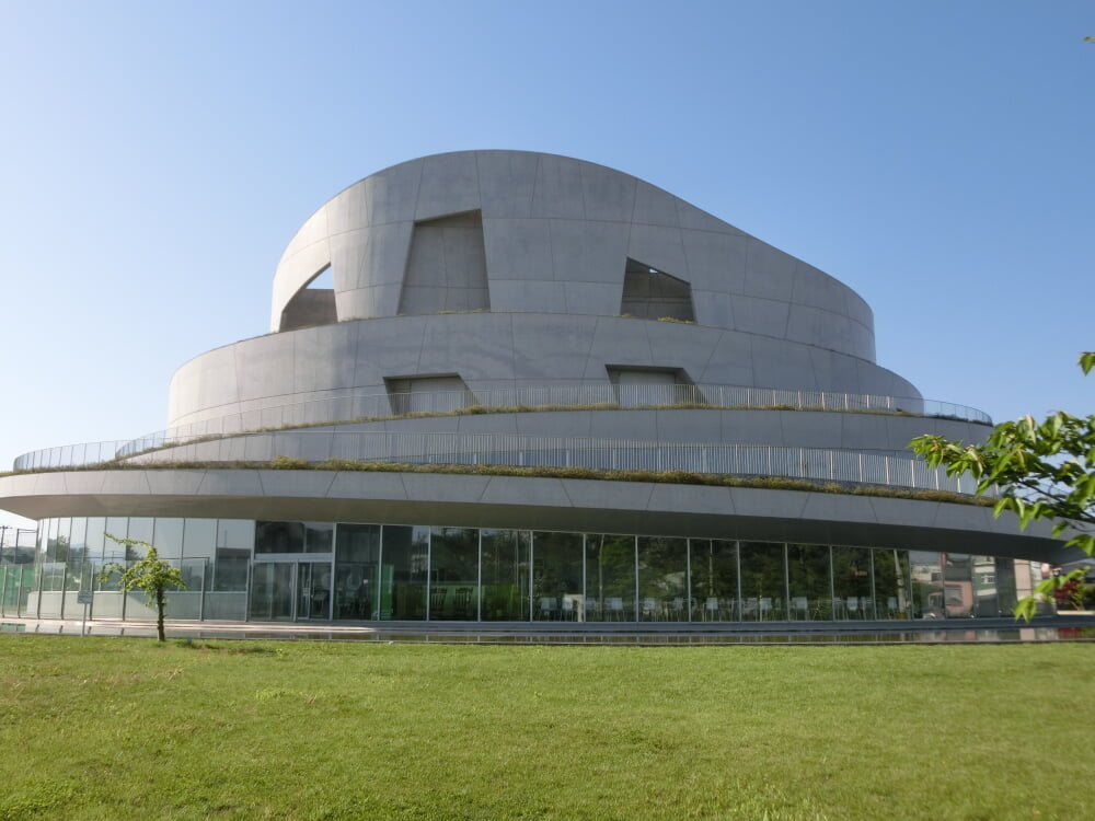 新潟市秋葉区文化会館の写真1