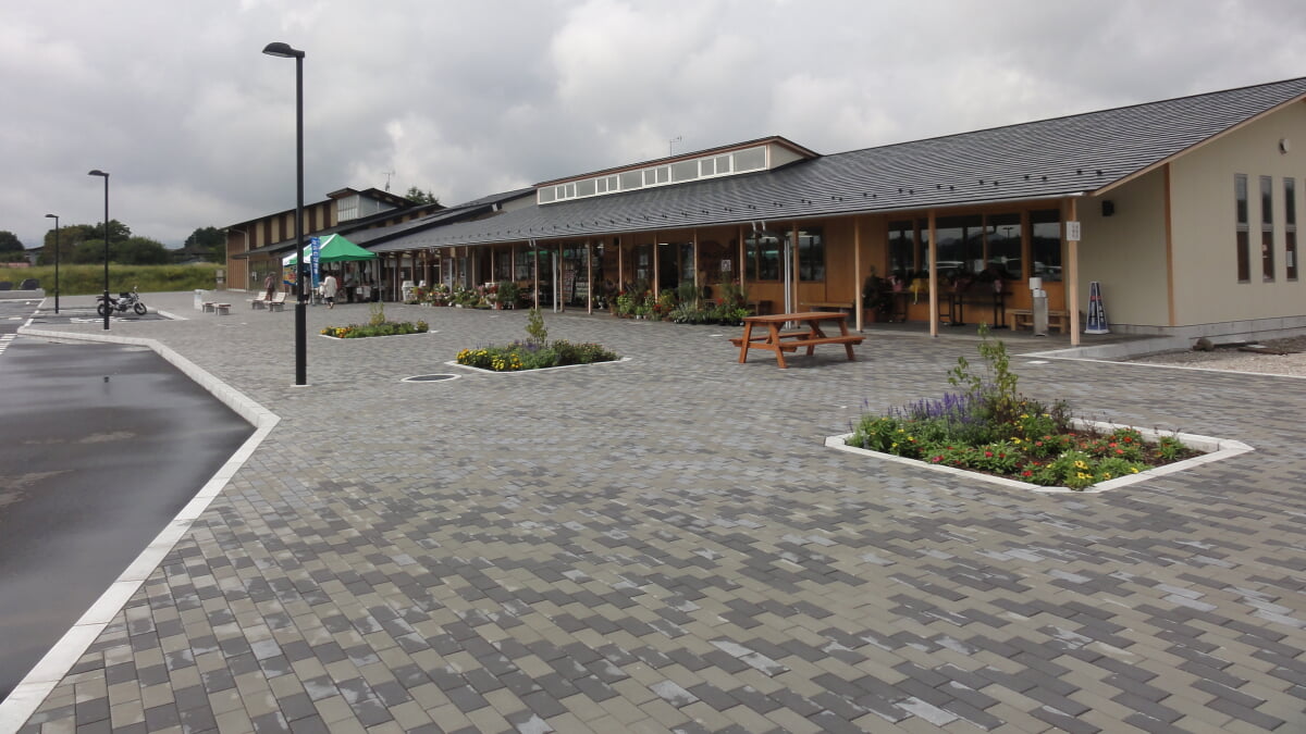道の駅 湧水の郷 しおやの写真1