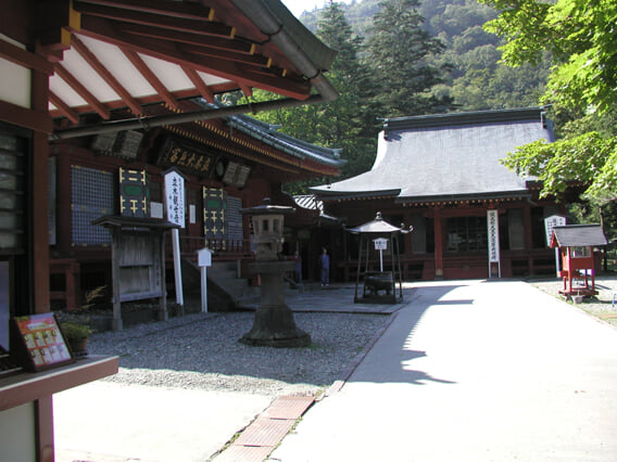 日光山中禅寺 立木観音の写真1