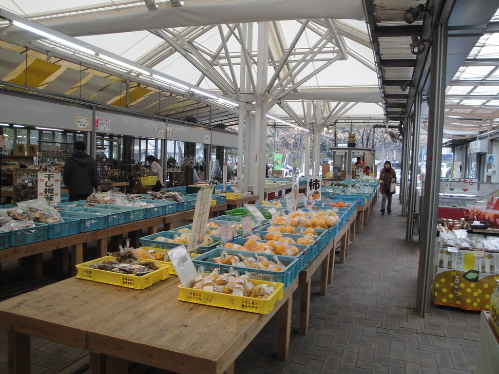 道の駅　内子フレッシュパークからりの写真1