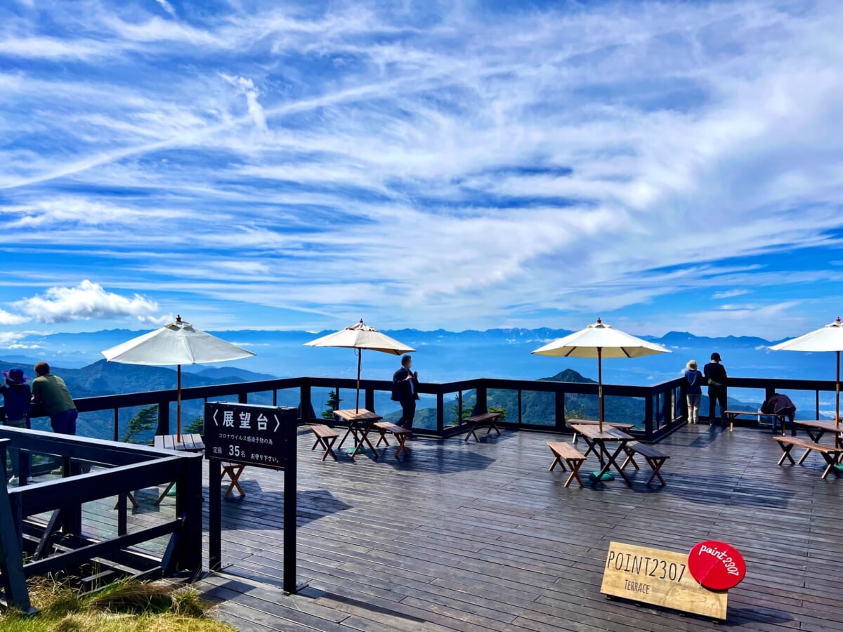 横手山山頂展望台の写真1