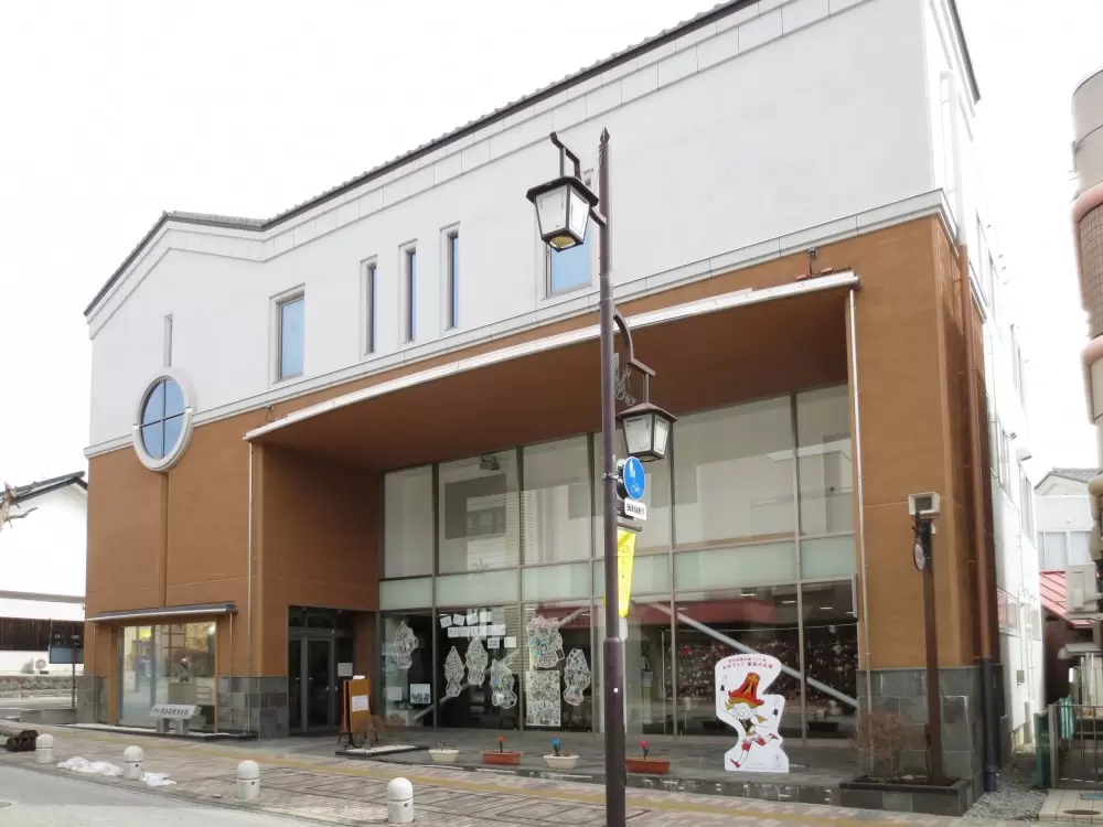 岡谷美術考古館の写真1