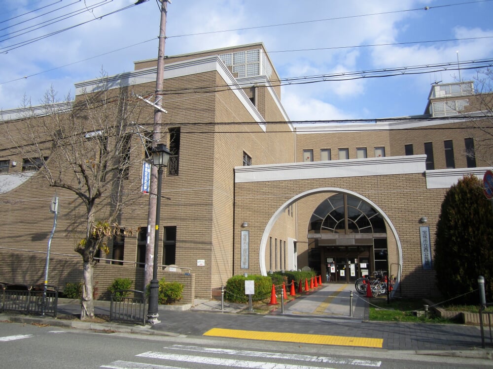 宝塚市立西図書館の写真1