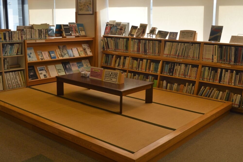 京丹後市立あみの図書館の写真2