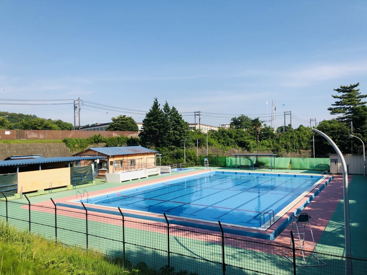 座間市 座間公園プールの写真1