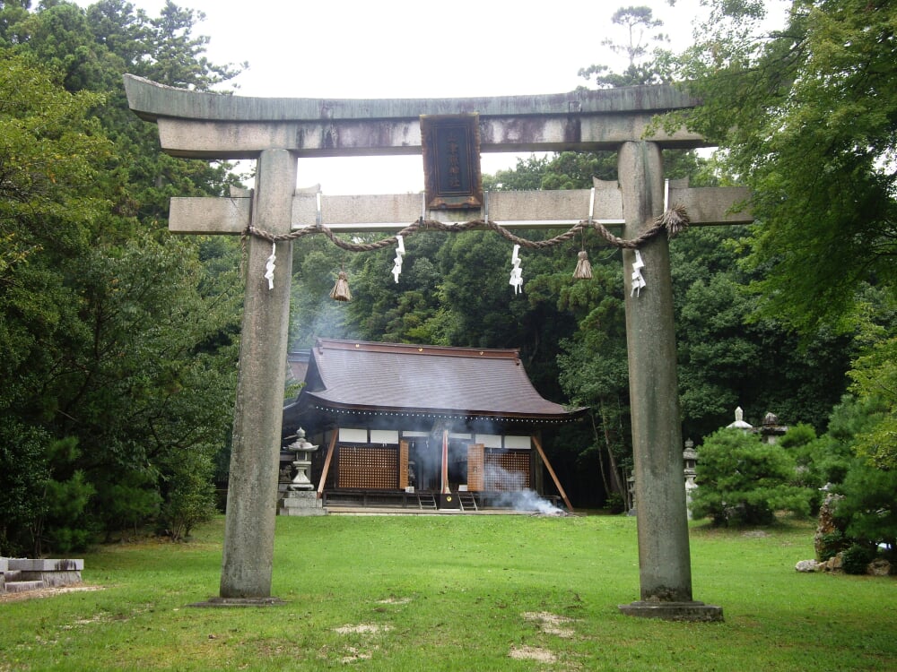 山津照神社の写真1