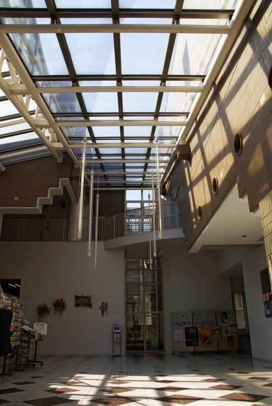 芦屋市立図書館の写真2