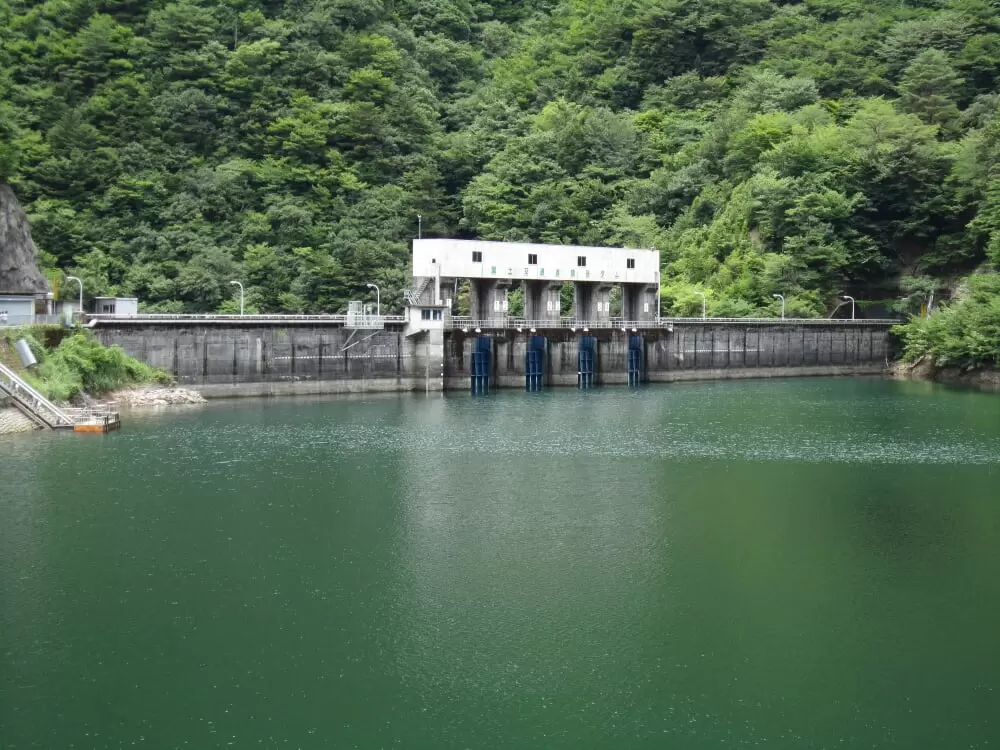 猿谷ダムの写真1