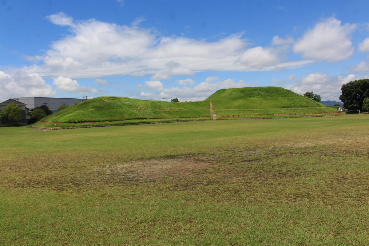 青塚古墳史跡公園の写真4