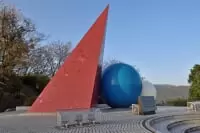 村制100周年記念塔