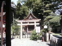 泉穴師神社