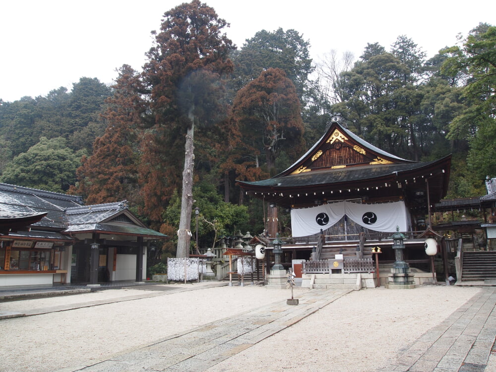 日牟禮八幡宮の写真1