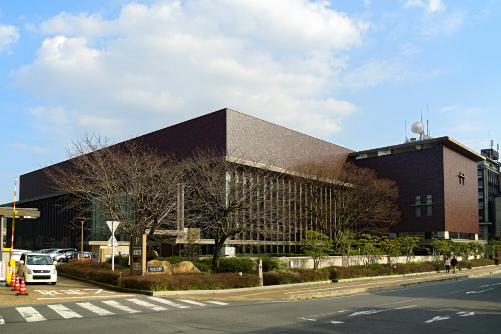 岡山県立図書館の写真1