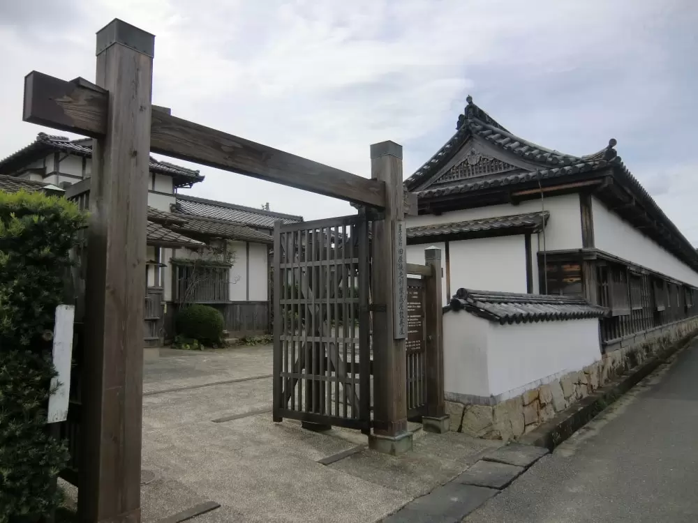 旧厚狭毛利家萩屋敷長屋の写真1