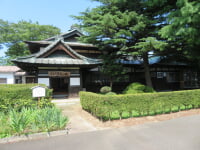 アトク先生の館