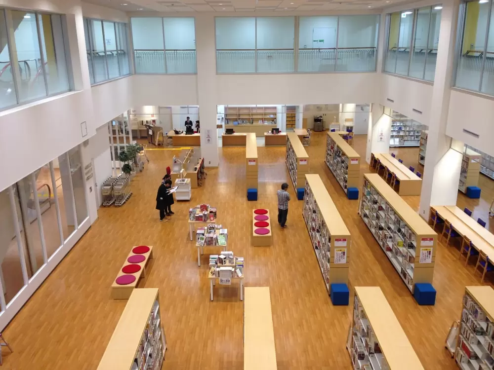 沖縄市立図書館の写真1