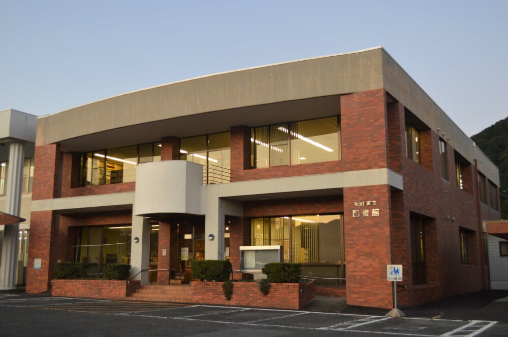 揖斐川図書館の写真1