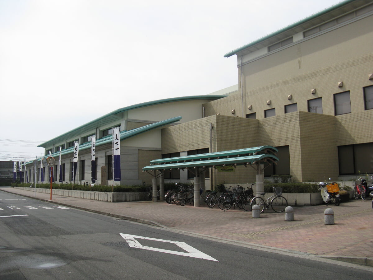 延岡市立図書館の写真2