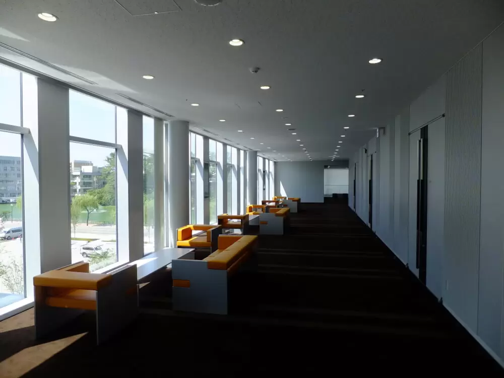 秋田市にぎわい交流館AUの写真1