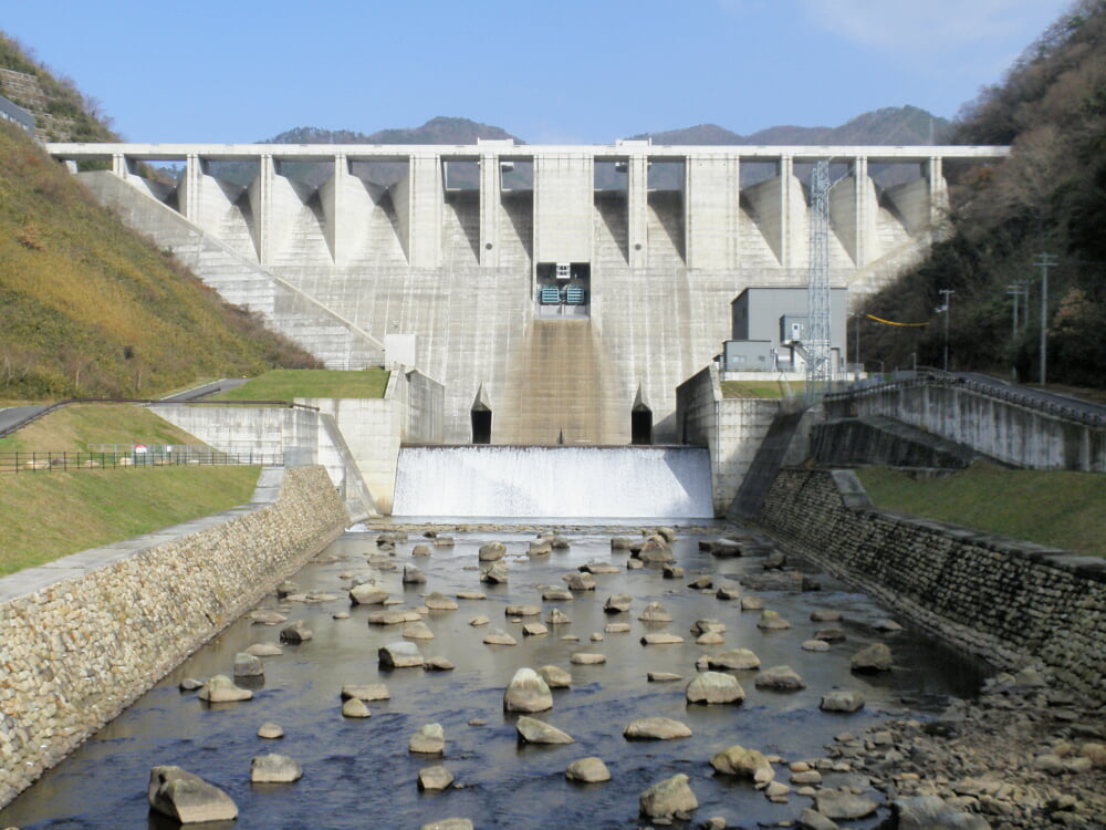 苫田ダムの写真1